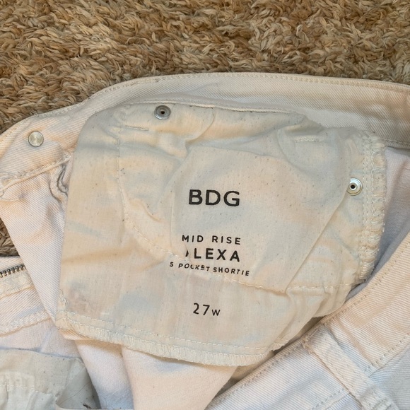 BDG mid rise white shorts - Picture 3 of 3
